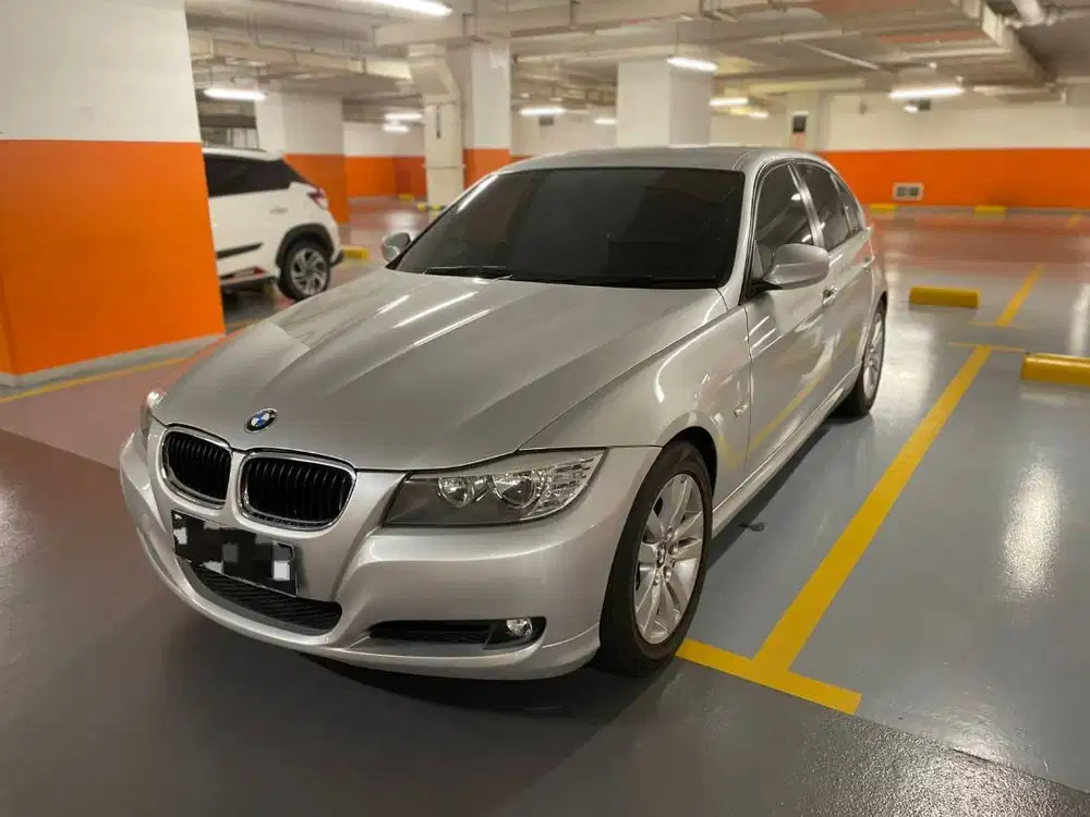 BMW 320i AT 2011