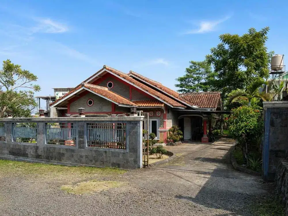 Rumah Lahan Super Luas 950 m² Potensi Villa & Investasi di Cikole