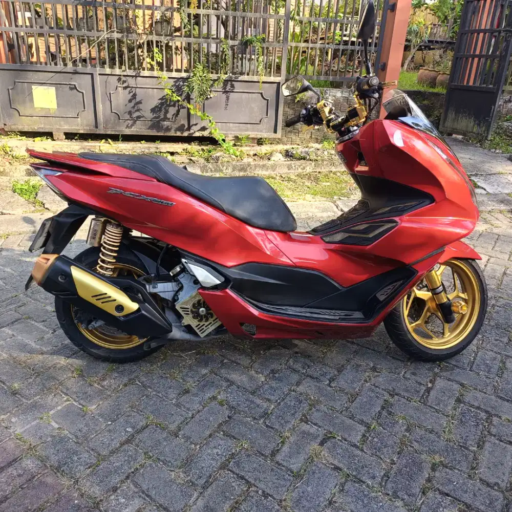 Pcx 160 merah metalik