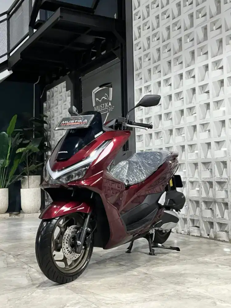 HONDA PCX 160 ABS ROADSYNC 2025 -Chintia Mustika