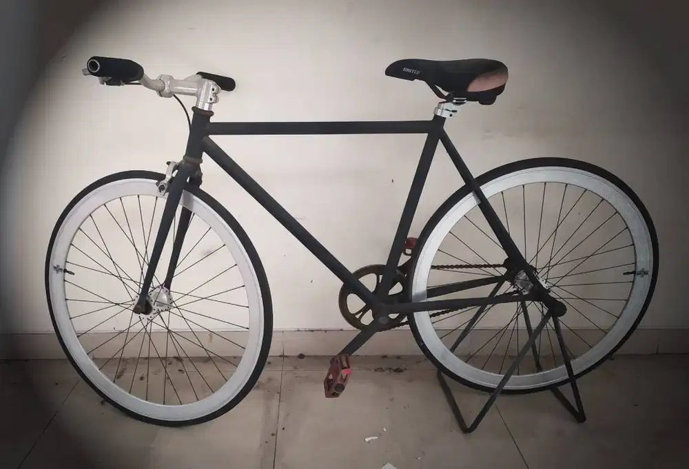 SEPEDA PIXY CLASSIC DAN GRESS