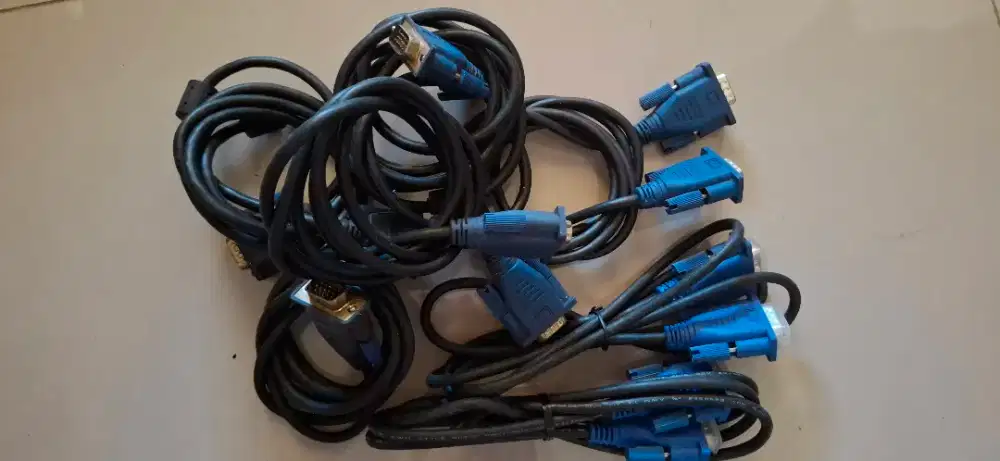 Kabel VGA BEKAS