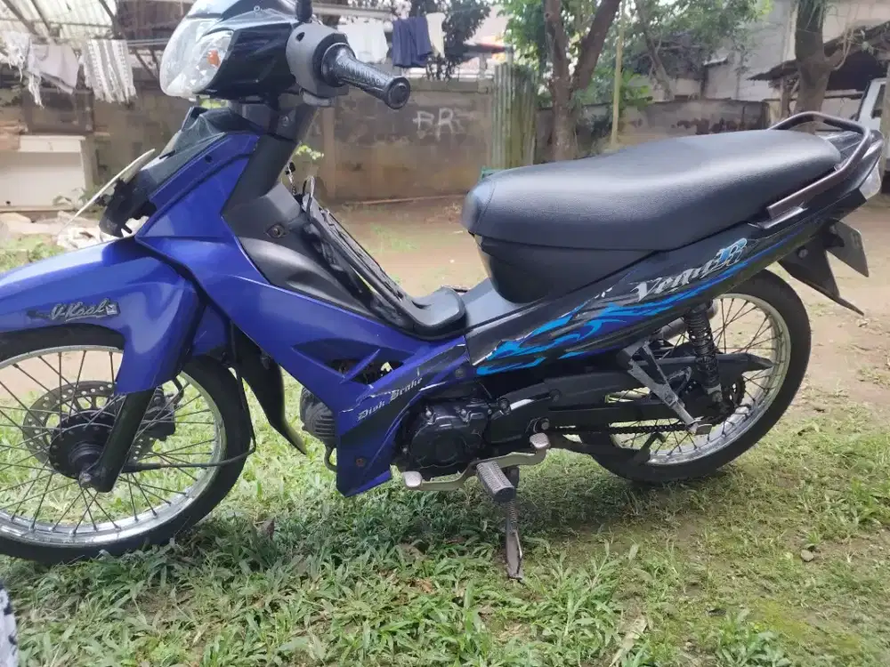 Dijual Vega R Biru tahun 2009