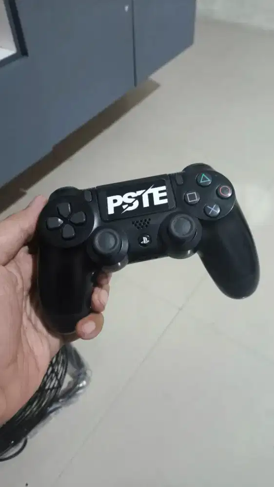 Stik ps4 ori hitam