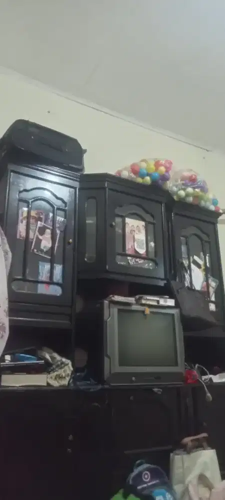Lemari Serbaguna Ruang Tamu