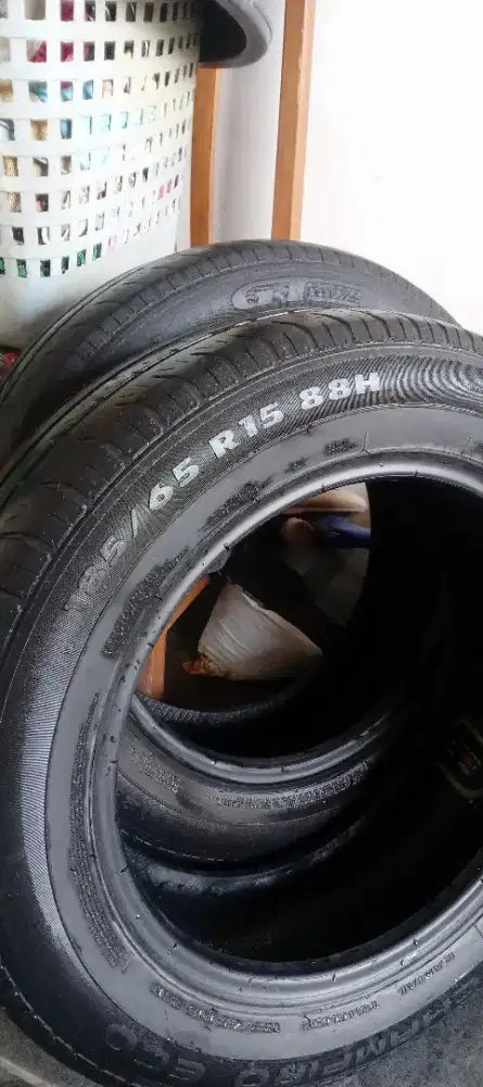 Ban Bekas Mobil Tubeless
