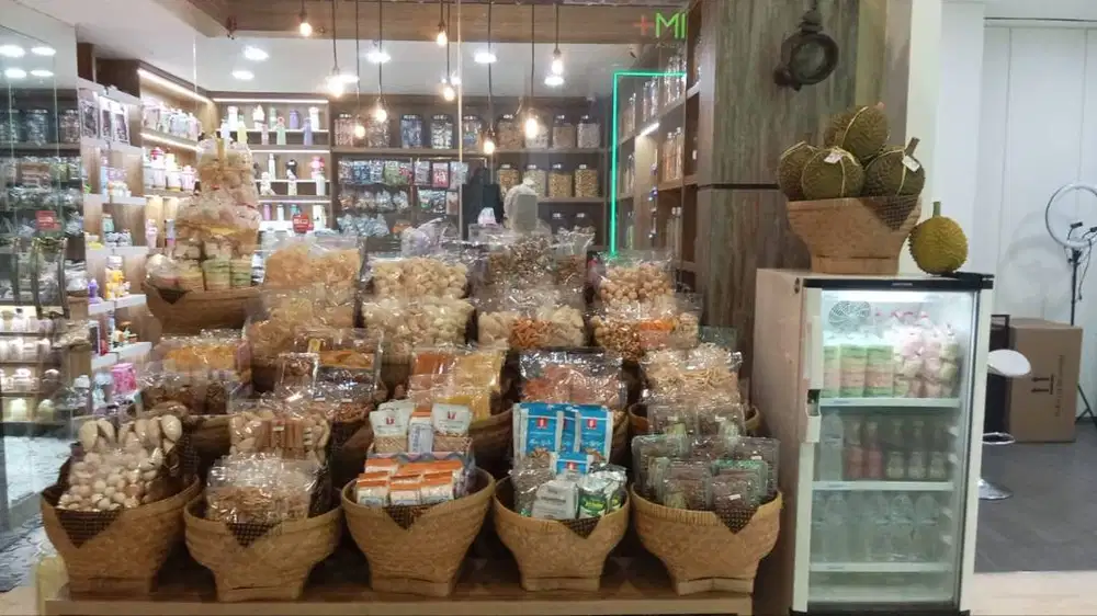 DI CARI STAFF TOKO SNACK