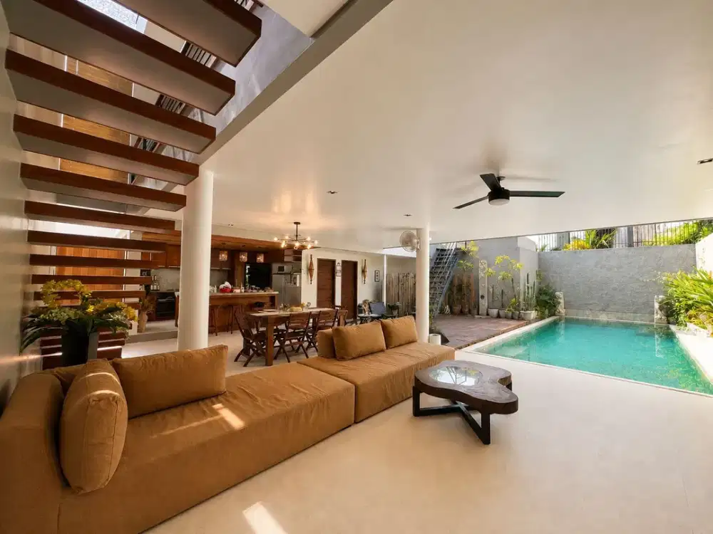FOR SALE VILLA  MODERN TROPICAL  COMPLEX INTERIOR TERBAIK BEST PREMIUM LOKASI UMALAS