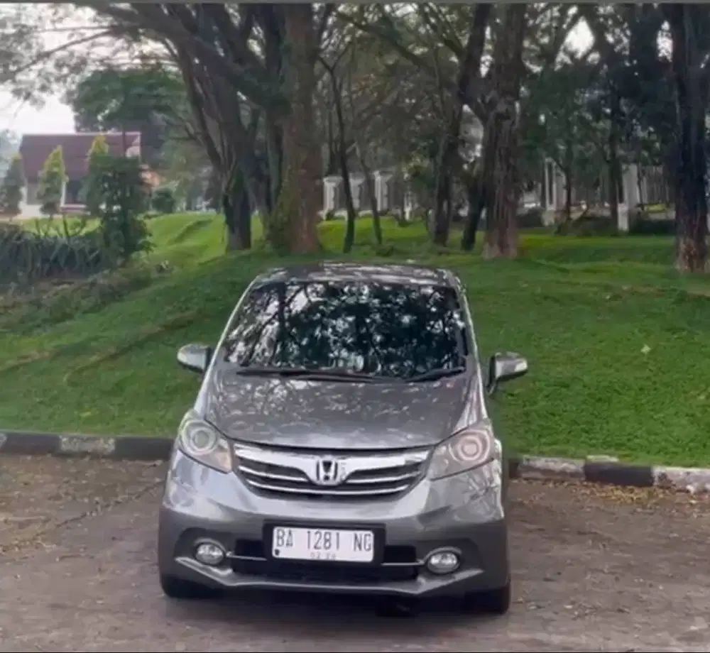 HONDA FREED 2012 AKHIR