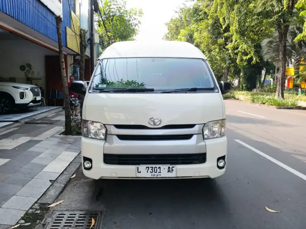 Toyota Hiace Commuter Manual 2019