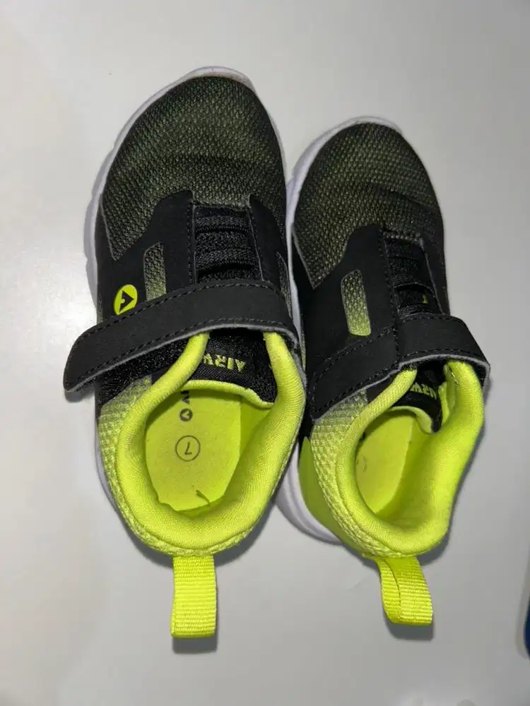 Di Jual Sepatu Anak Cowo