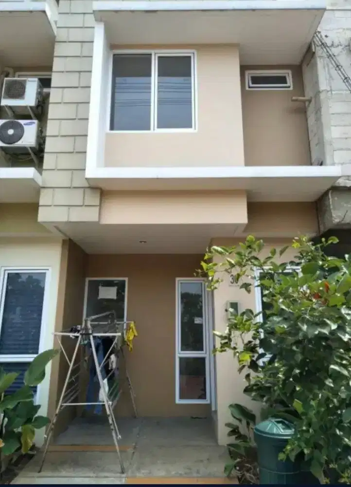 Disewakan Rumah strategis Virginia Village Gading Serpong