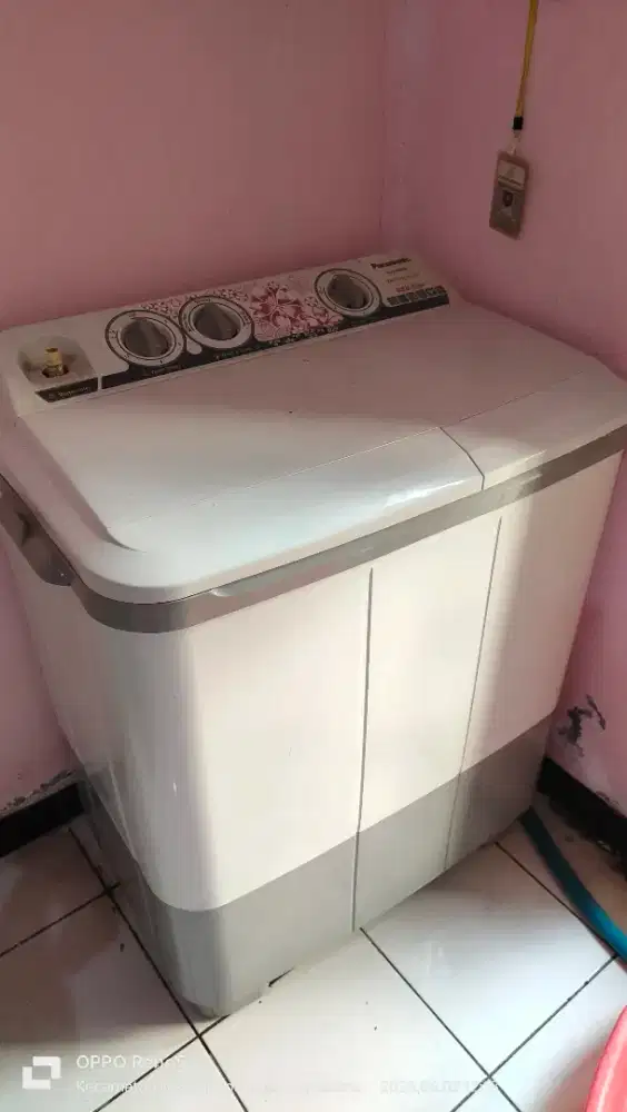 Mesin cuci Panasonic