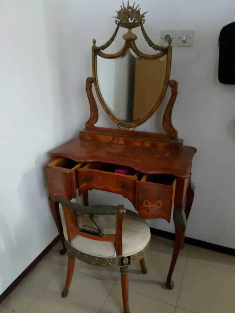DIJUAL MEJA RIAS