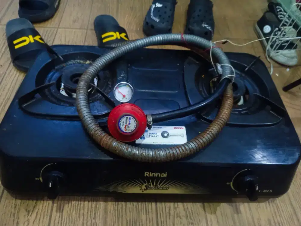 Jual kompor gas 2tungku berikut selang dana regulator nya
