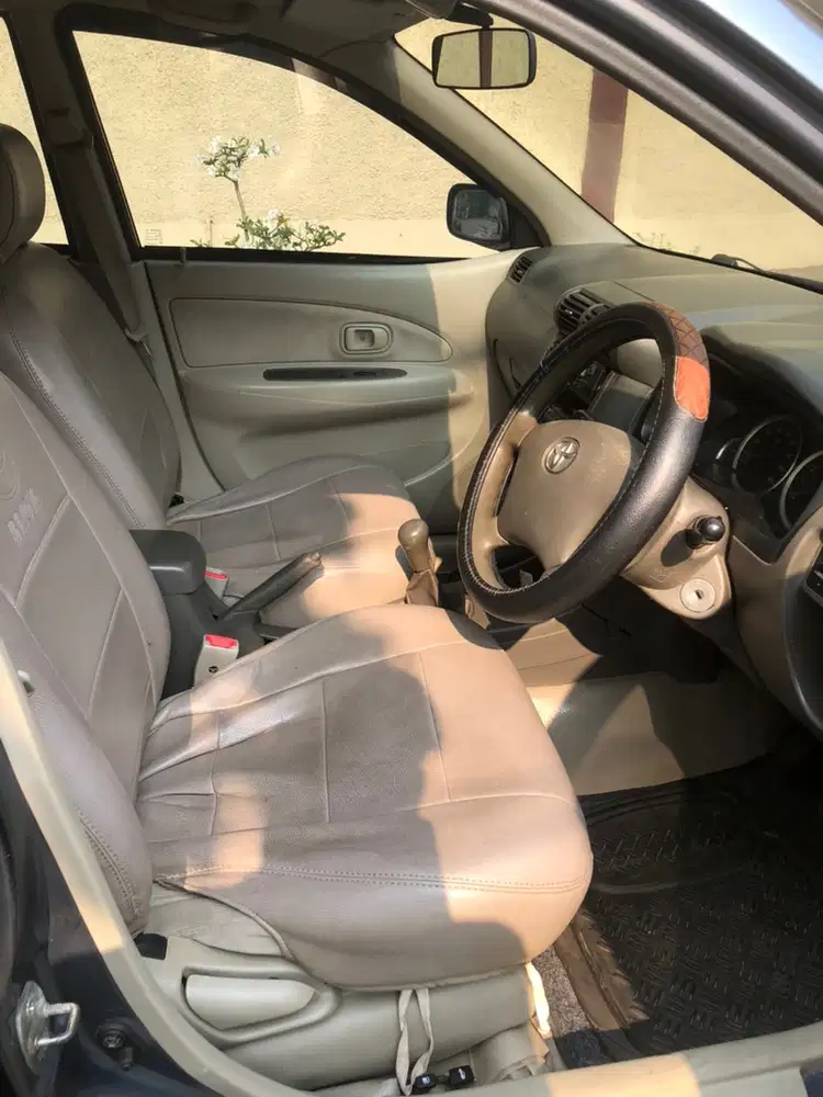 Toyota Avanza 2010 Bensin