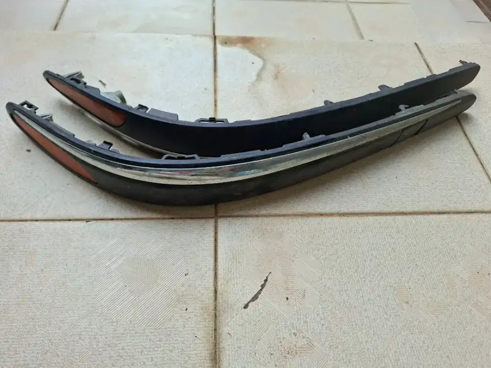 Side Moulding American Sytle W211 (RARE ITEM / NOS)