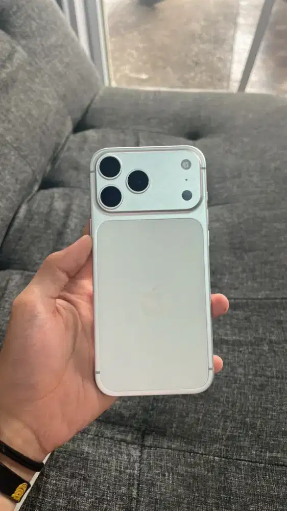 iPhone 17 promax 256 gb iBox silver