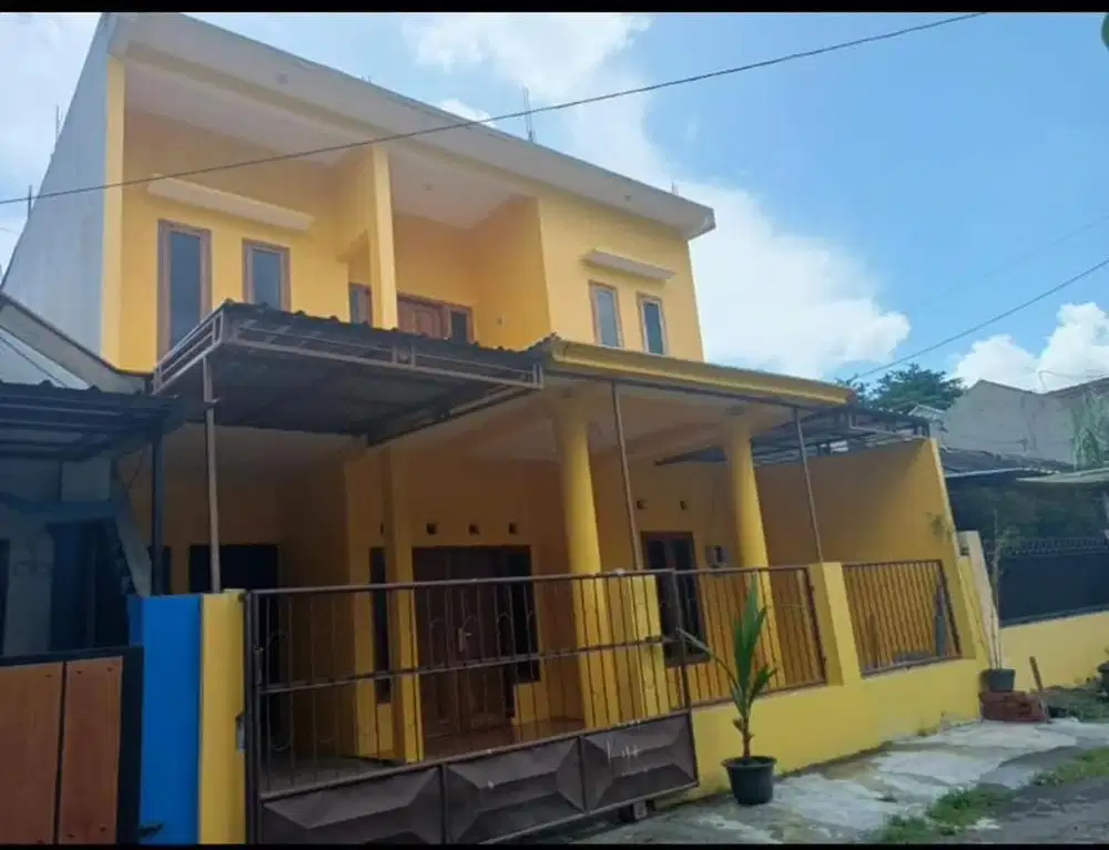 Dikontrakan rumah 2LT, 5KT, 2KM dekat UMM3. Belakang Rayz Hotel