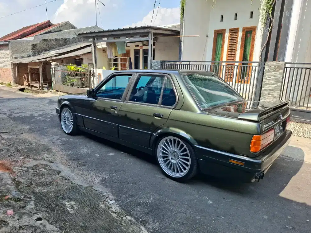 BMW E30 318i M40 1990 - Malachite green