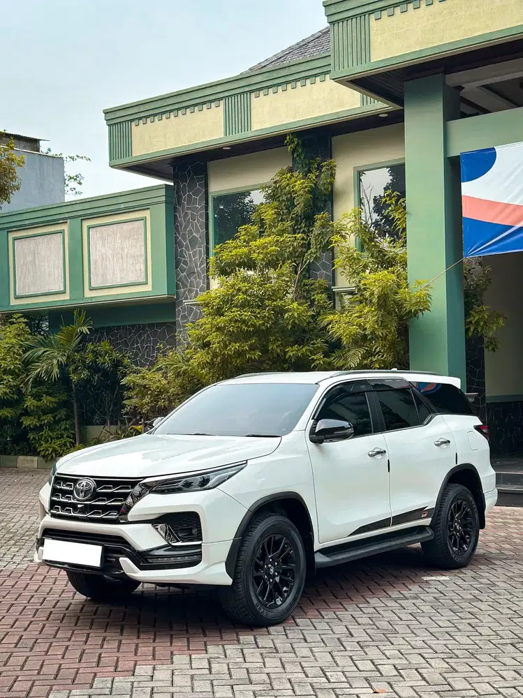 TOYOTA FORTUNER 2.8 GR SPORT 2022