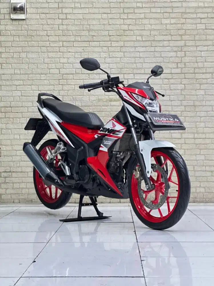 HONDA SONIC 150 TH 2023 EDISI MERAH PUTIH MULUS SIAP PAKAI.