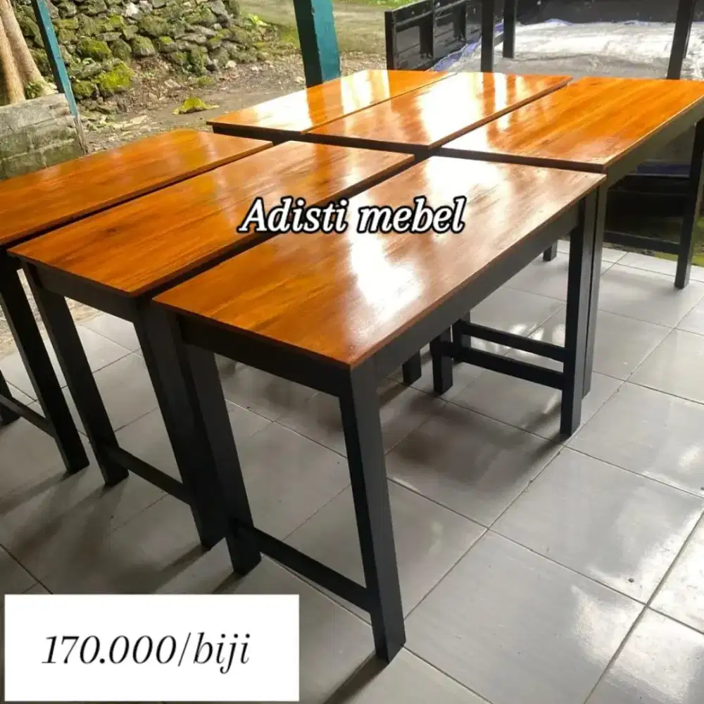 Meja belajar Serbaguna