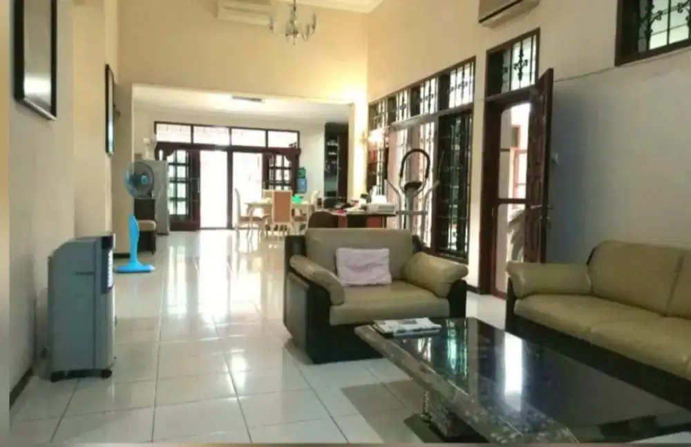 Dijual Bangunan Komersial Pusat Kota Surabaya Dekat Grand City SHM