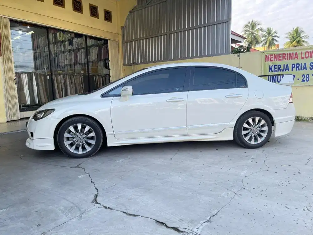 Honda civic fd1 2010 warna putih KM 41.xxx