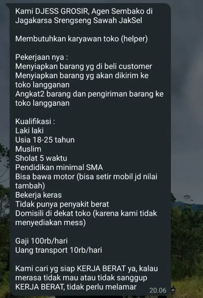 Karyawan toko Agen Sembako