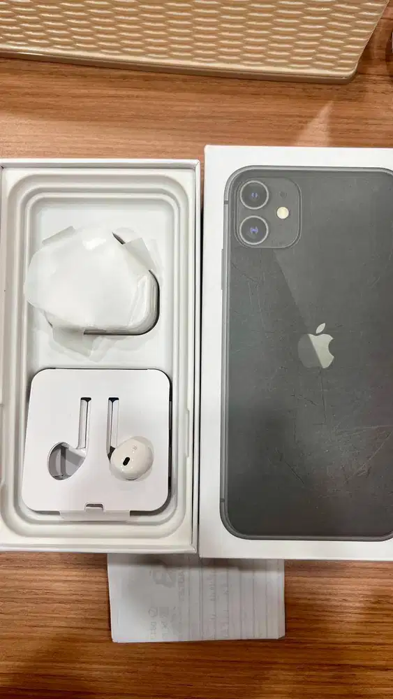 DIJUAL CEPAT IPHONE 11 BLACK ORI 64GB BH 87% AREA BALIKPAPAN KOTA