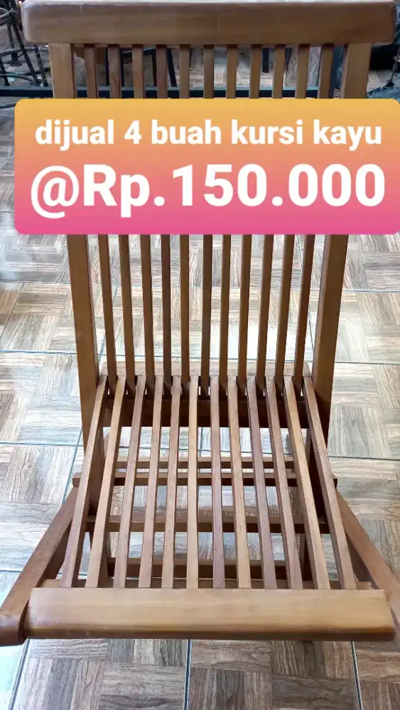 Kursi kayu istimewa