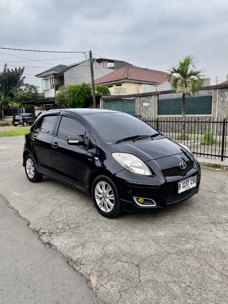 Toyota Yaris 2012 AT Bensin