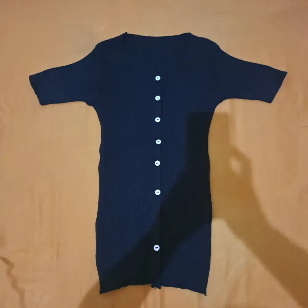 Blouse button wanita rajut