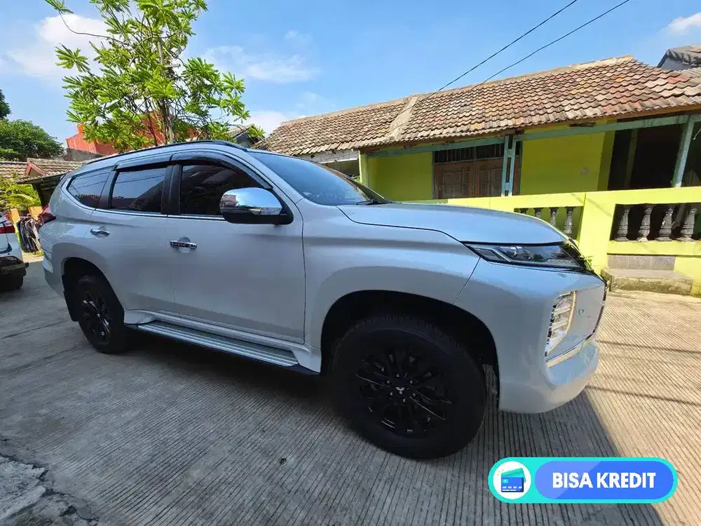 Pajero Sport Dakar Elite Limited Edition 4x2 AT 2024 Putih KM 10.000