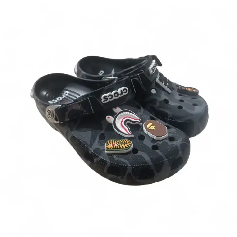 Sandal Crocs x bape