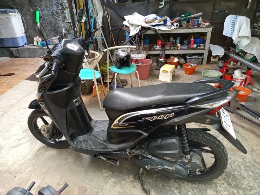 Beat pop hitam  mukus