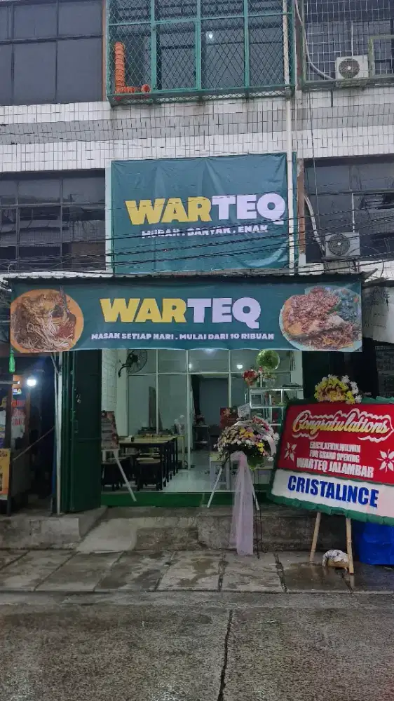 Karyawan Rumah Makan Pecel