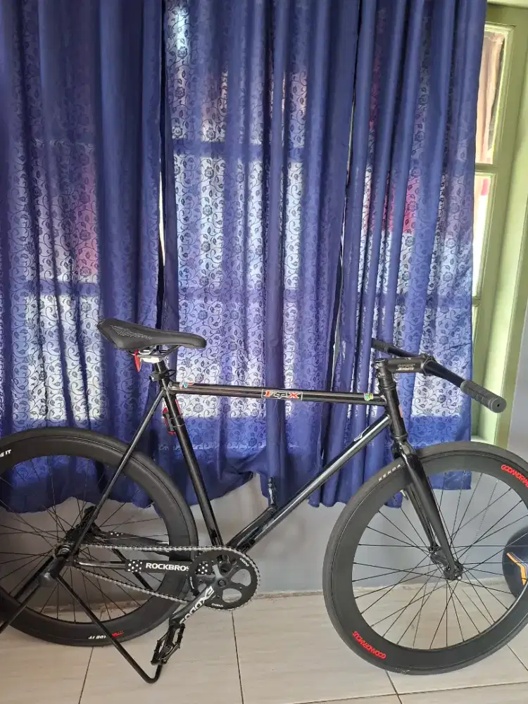 Sepeda fixie lokal L size 54