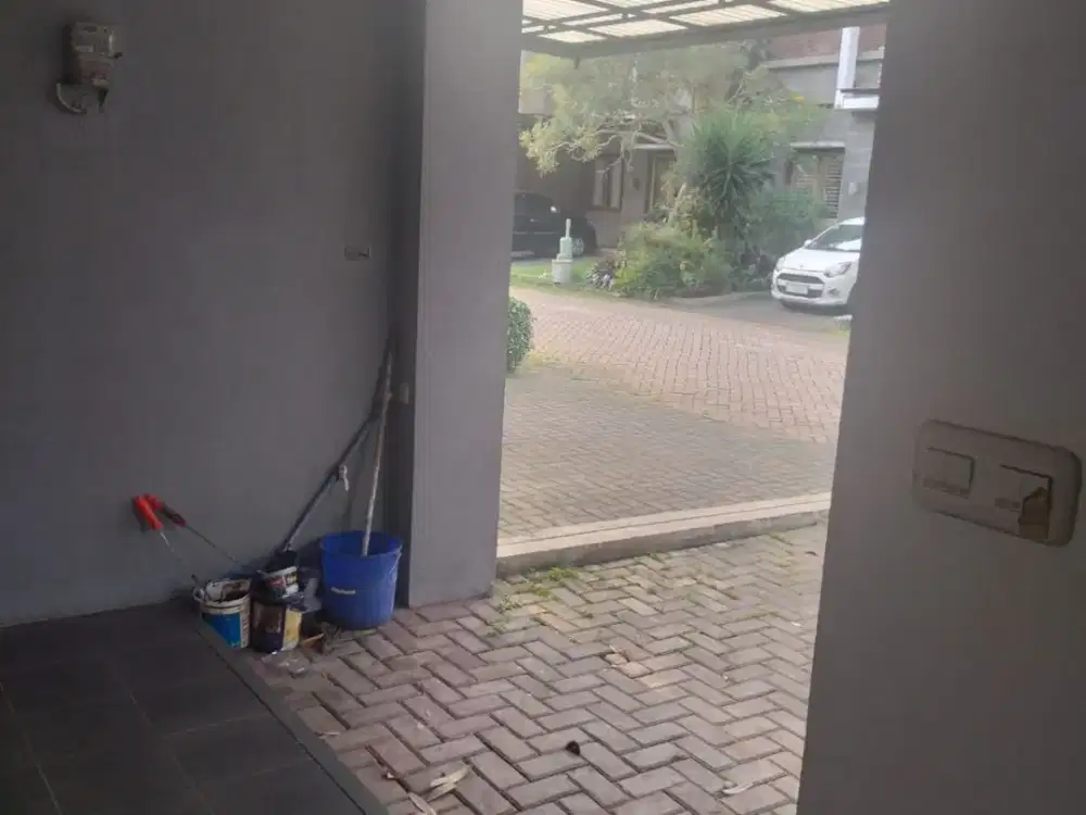 Rumah Siap Huni  2.5 Lantai di Setra Duta Bandung