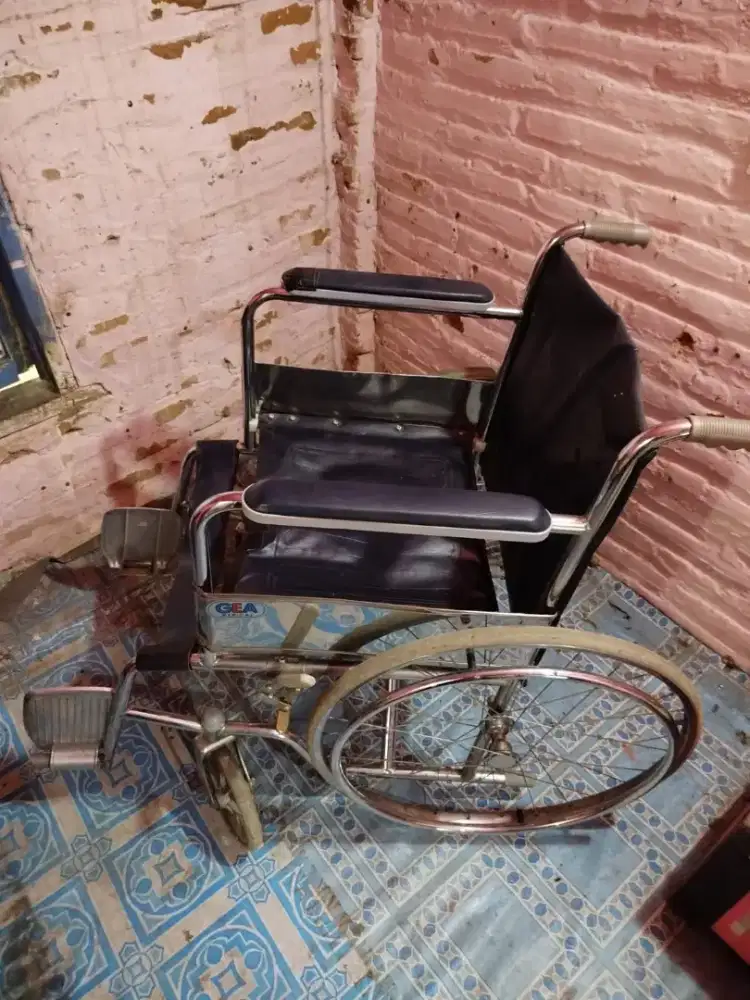 Kursi roda gea medical