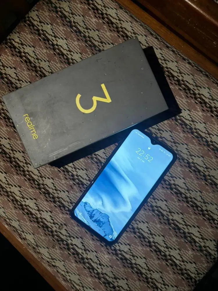Dijual realme 3 kapasitas ram 4/64gb