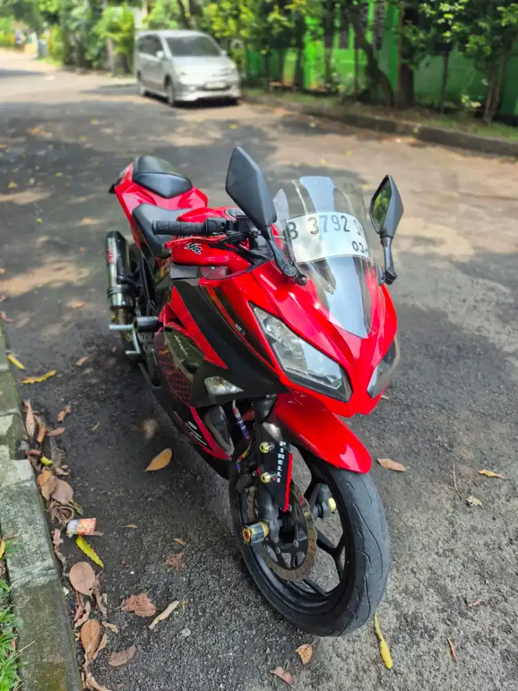 Dijual Kawasaki Ninja 250 FI tahun 2013