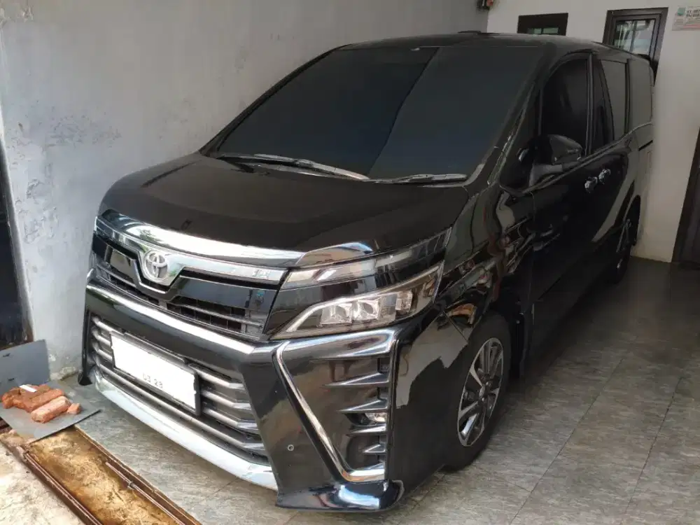 Voxy 2018 2.0 L AT