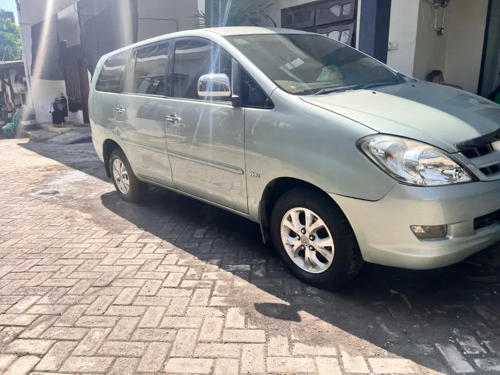 Toyota Kijang Innova 2005 Bensin