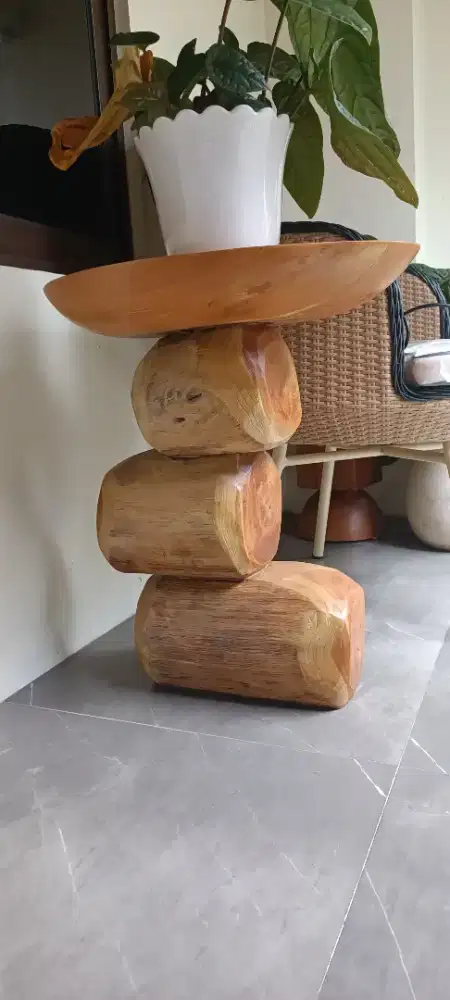 Meja Sudut atau Meja Teras Jati