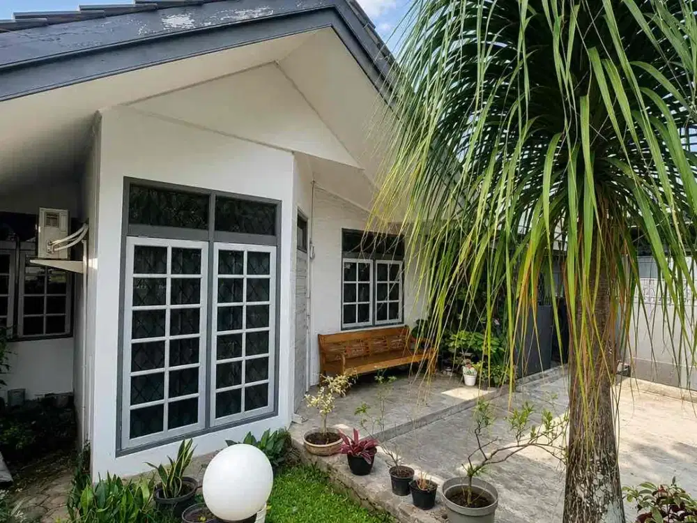 DIJUAL – Rumah Asri Depan Taman di Komplek Permata Cimahi