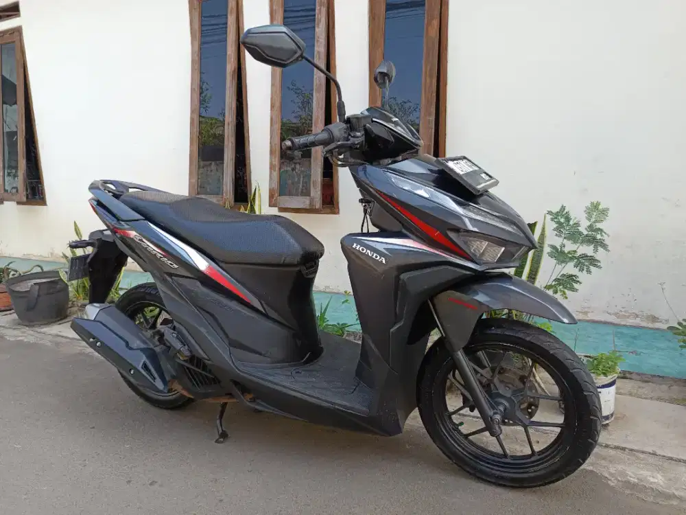 Honda vario led new 125 2018 lengkap bagus