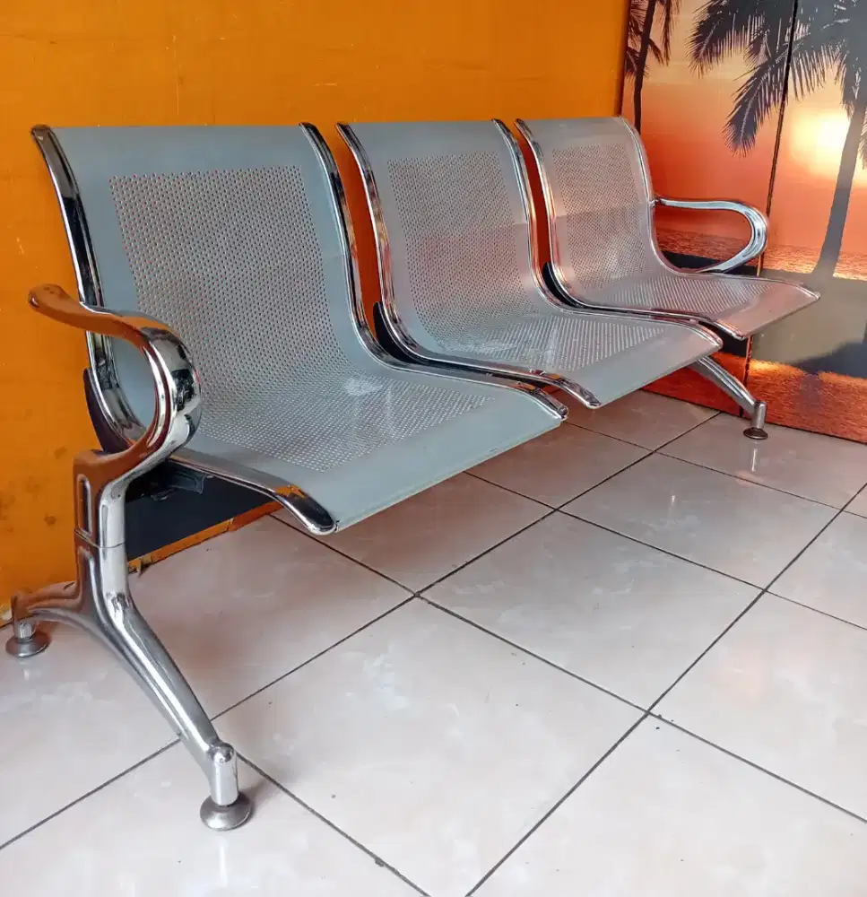 Kursi tunggu stainless