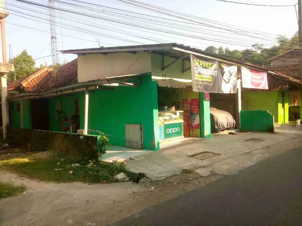 Rumah Plus 2 Kios Strategis Pinggir Jalan